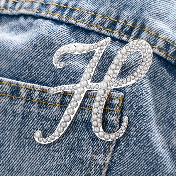 

Faux Pearl Letter Decor Brooch, Silver