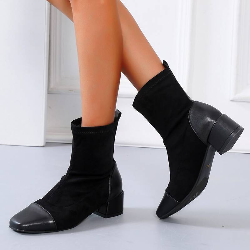 

Minimalist Point Toe Boots, Black