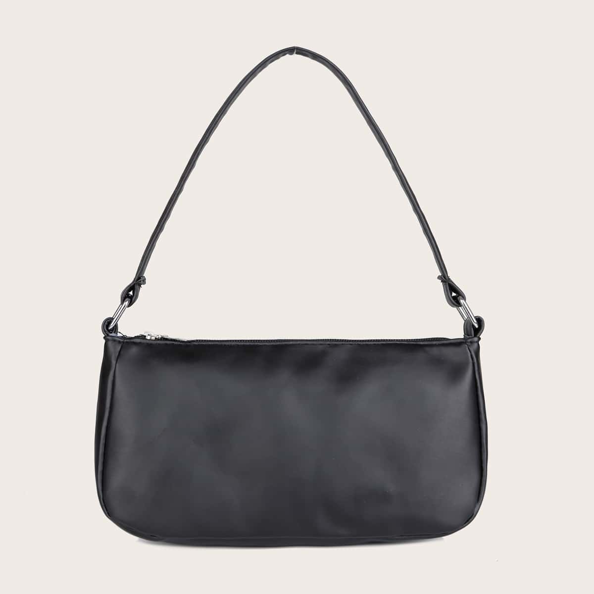 Минималистичная сумка-багет