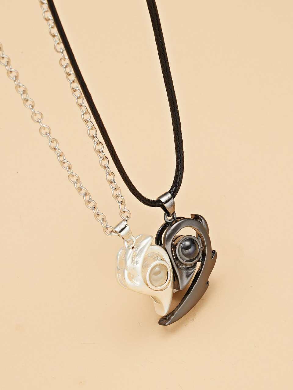 2pcs Couple Light Projection Heart Charm Necklace