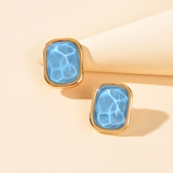 

Geometric Design Stud Earrings, Baby blue