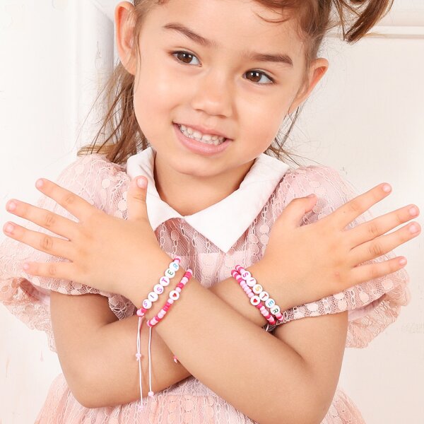 

4pcs Toddler Girls Letter Bead Decor Bracelet, Multicolor