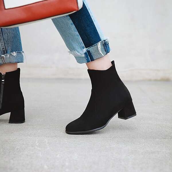 

Minimalist Chunky Ankle Boots, Black