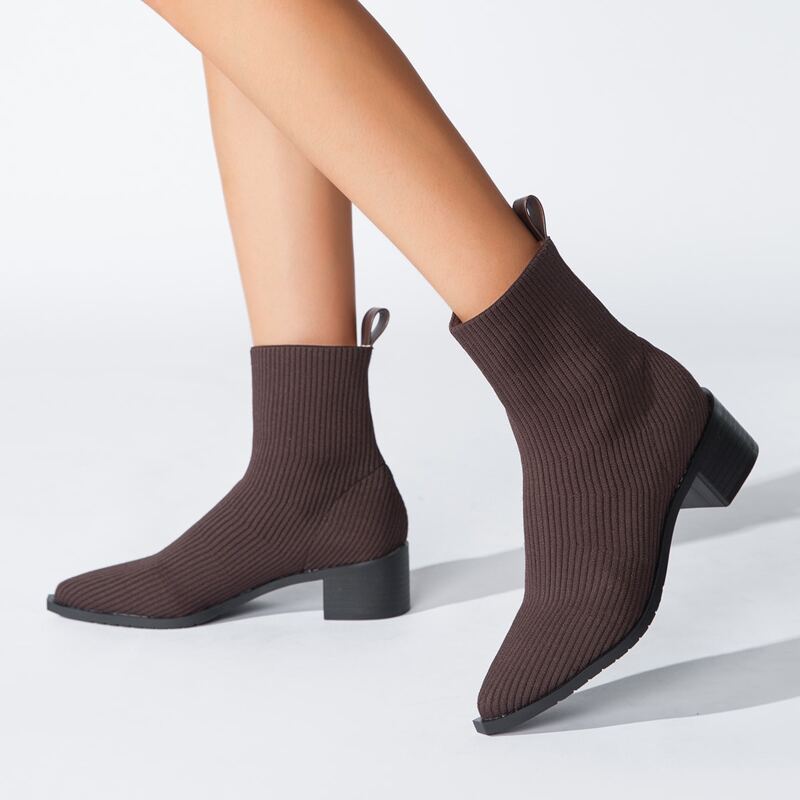 

Minimalist Slip On Knit Boots, Coffee brown