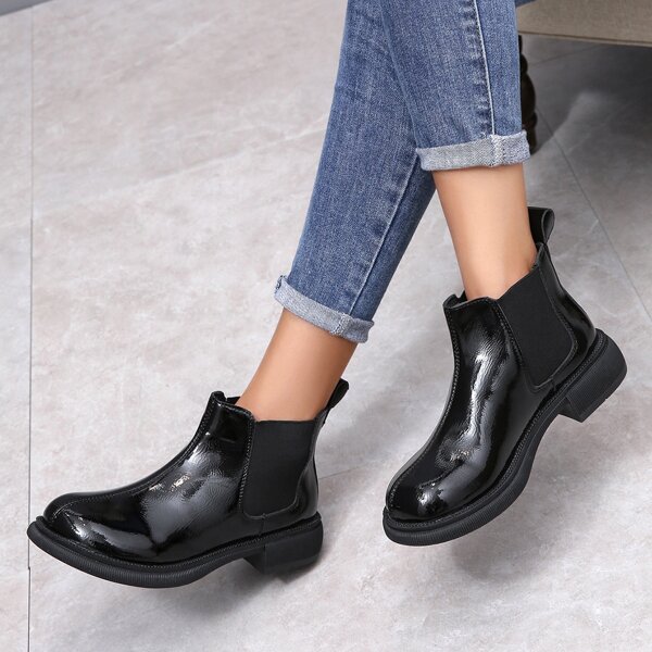 

Minimalist Block Heeled Chelsea Boots, Black