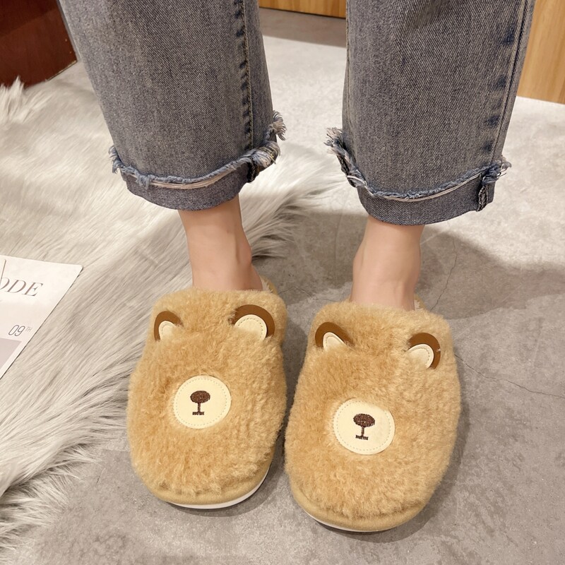 

Bear Graphic Fluffy Slippers, Khaki