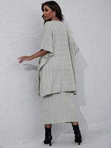 Modelyn 側邊開叉麻花編織斗篷和針織短裙不附腰帶 - 淺灰色 - 查看 2