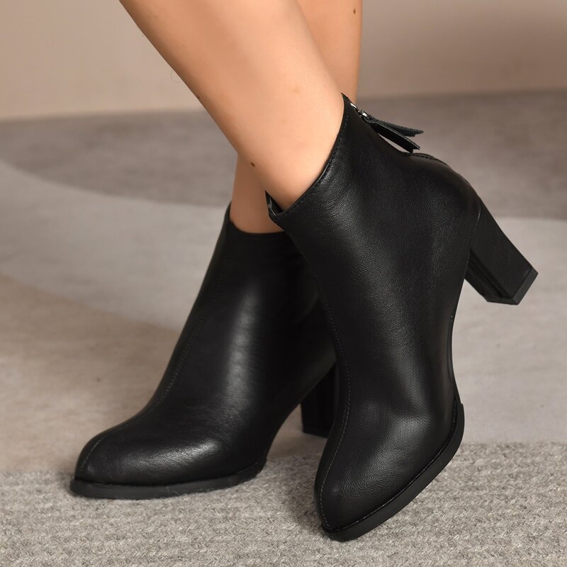 

Minimalist Side Zipper Classic Boots, Black