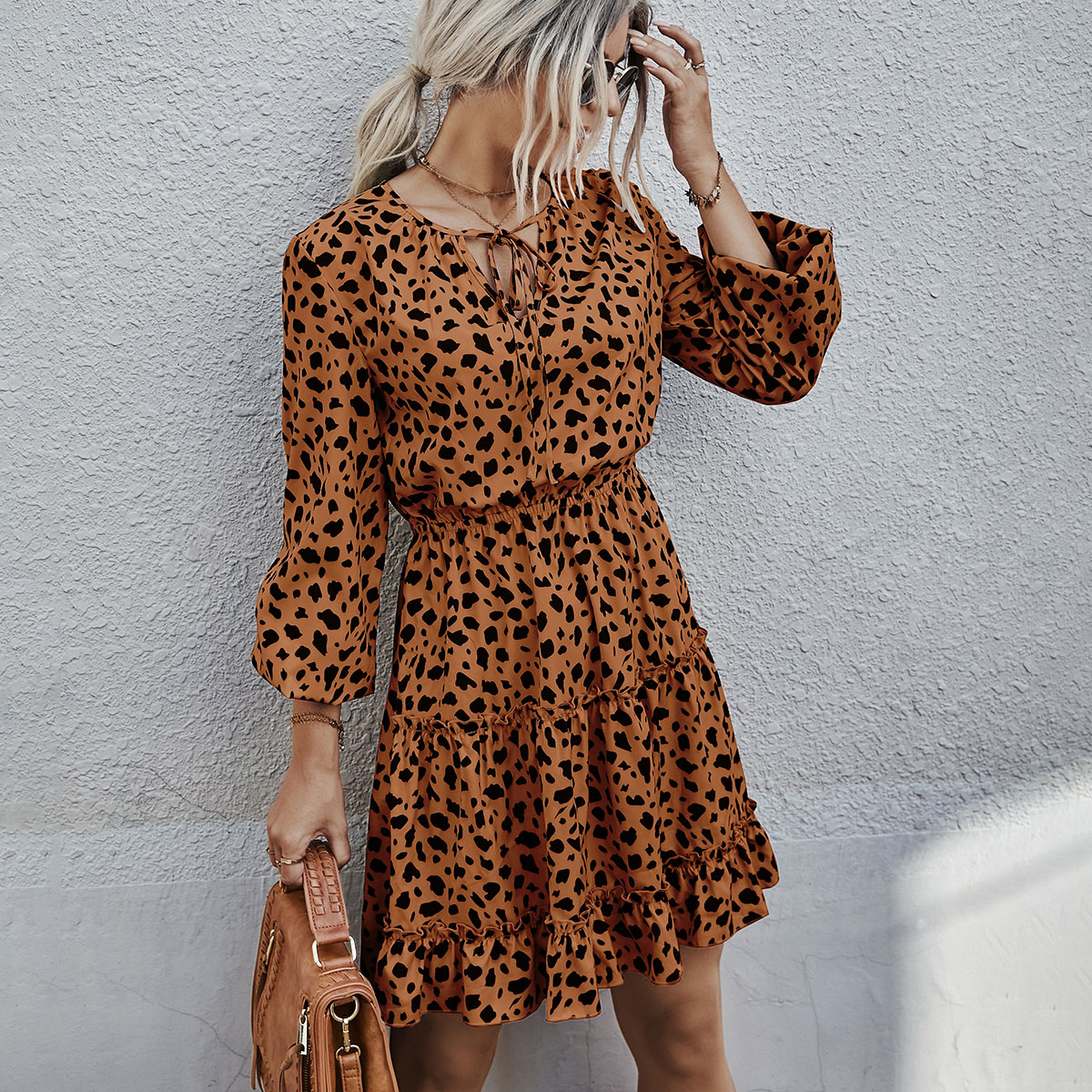 Платье с оборками и далматинским принтом