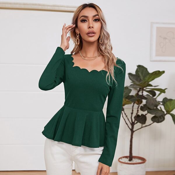 

Scallop Trim Ruffle Hem Top, Dark green