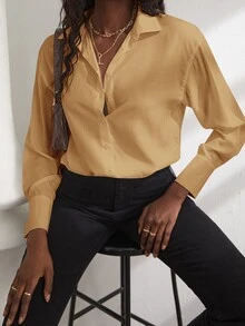 Blusa bajo con abertura irregular - Caqui - Ver 4