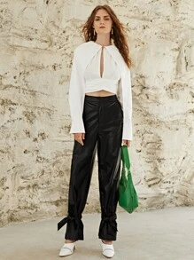 Mulvari Solid Chain Detail Cut Out Crop Blouse - White - View 6