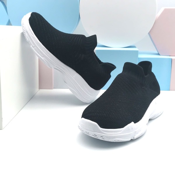 

Boys Knit Detail Breathable Slip On Sneakers, Black
