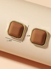 Geometric Design Stud Earrings - Brown - View 3