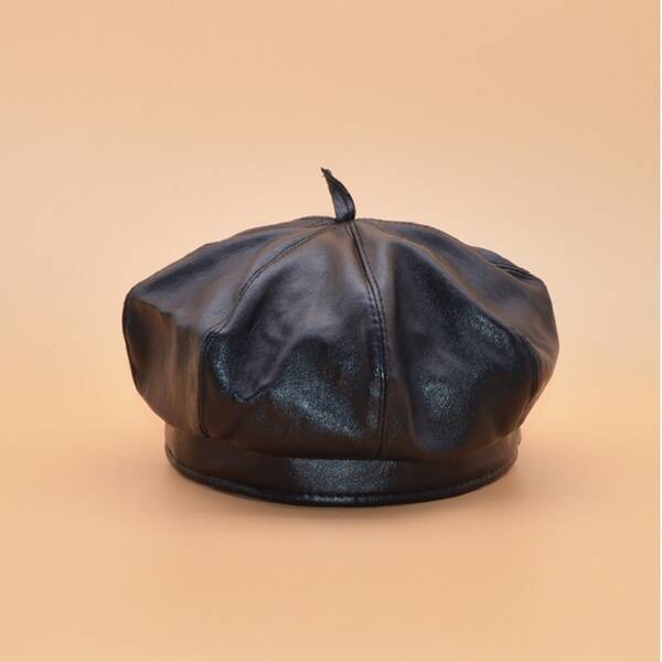 

Minimalist Solid Beret, Black