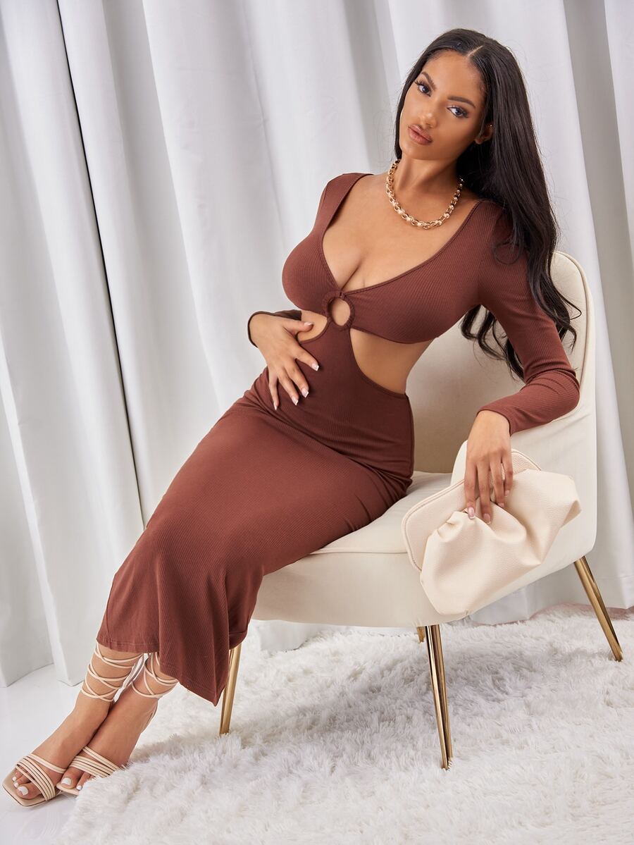 SHEIN SXY 鏤空金屬圓環深V領緊身洋裝 - 紅木色 - 查看 1