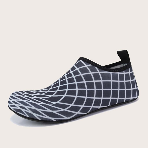 

Geometric Pattern Aqua Socks, Black and white