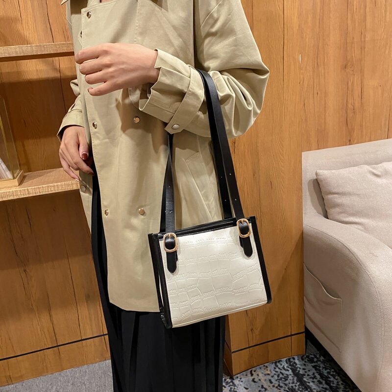 

Stone Grain Shoulder Bag, Black