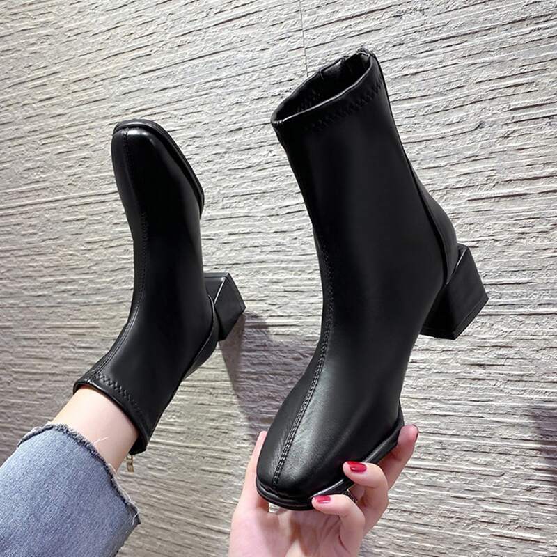

Minimalist Classic Boots, Black