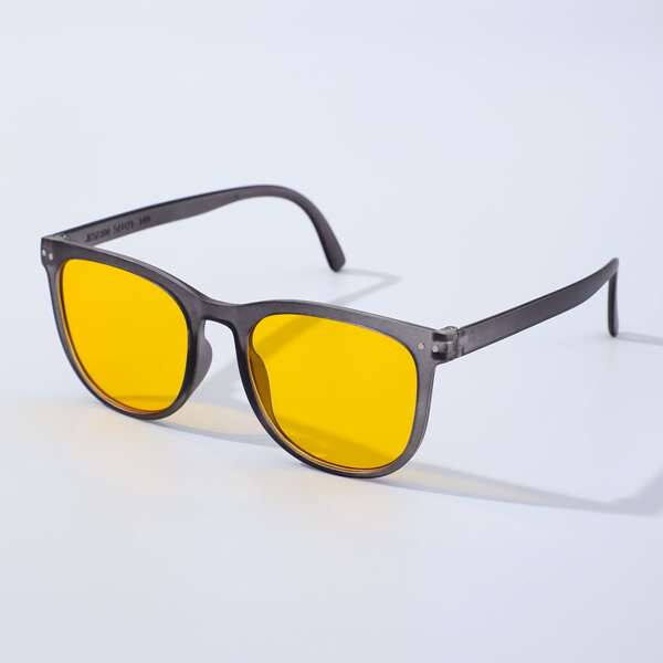 

Men Tinted Lens Sunglasses, Yellow