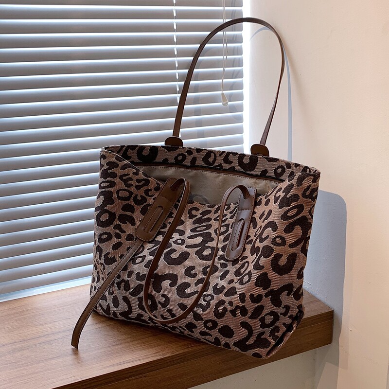 

Leopard Tote Bag, Multicolor