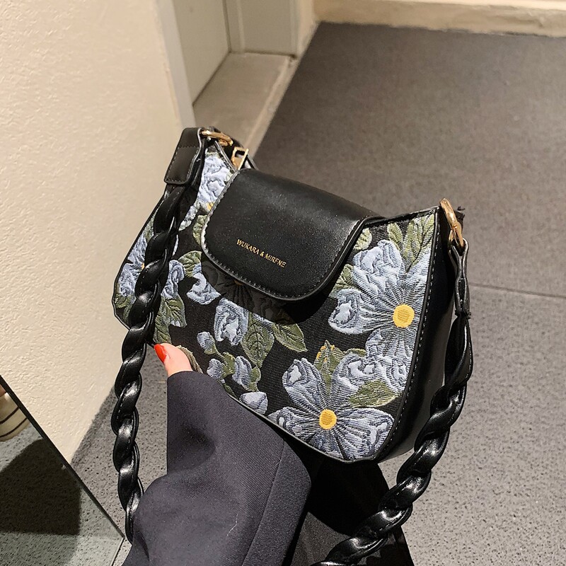 

Flower Graphic Shoulder Bag, Multicolor