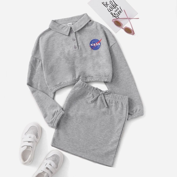 

Girls Polo Neck Letter Graphic Drop Shoulder Top & Skirt, Light grey
