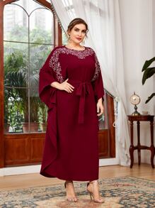 Al Najma 勃艮第红色加刺绣腰带连衣裙 - 酒紅色 - 查看 3