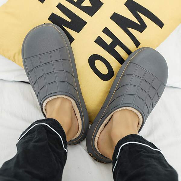 

Men Geometric Pattern Fluffy Slippers, Grey
