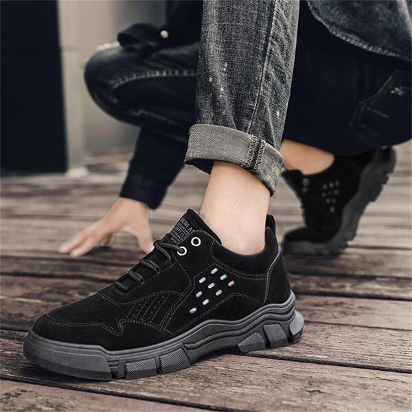 

Men Letter Graphic Stitch Detail Lace Up Design Sneakers, Black