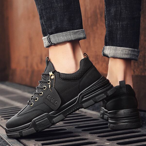 

Men Minimalist Lace Up Front Skate Shoes, Black