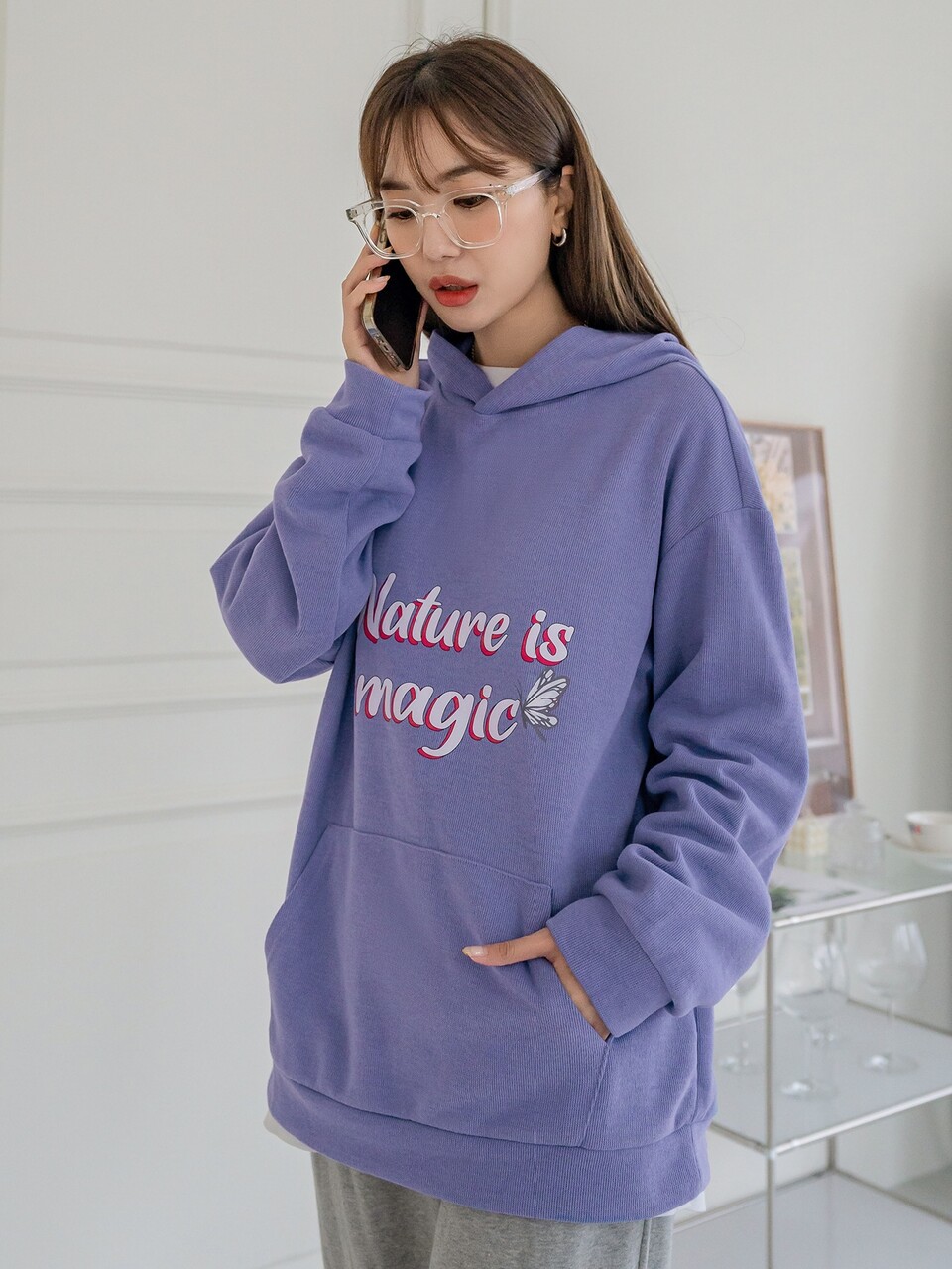 Letter & Butterfly Print Drop Shoulder Hoodie