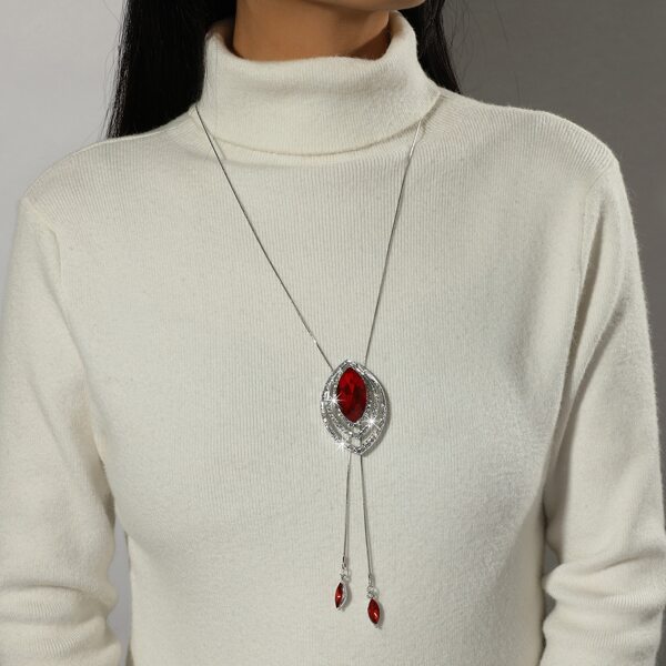 

Rhinestone Decor Necklace, Silver