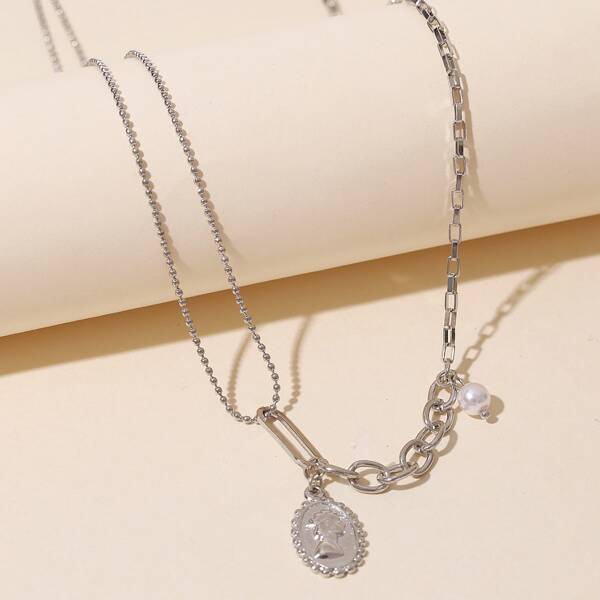 

Figure Graphic Charm Necklace, Silver