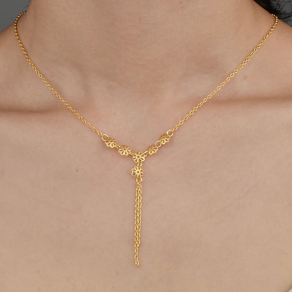 

18K Gold Plated Flower Detail Necklace