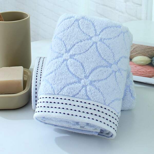 

1pc Four Leaf Clover Pattern Towel, Blue