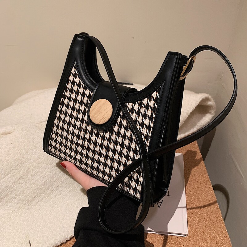 

Houndstooth Shoulder Bag, Multicolor