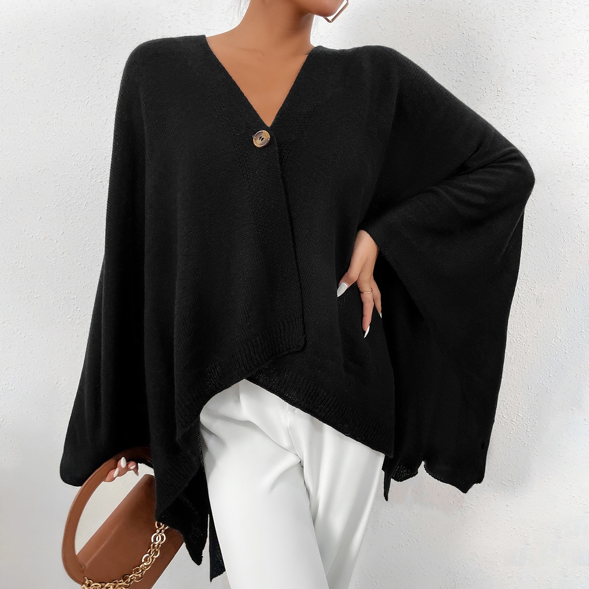 Пончо с одной пуговицей