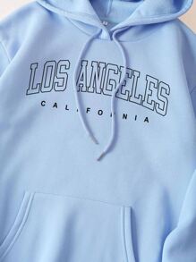 SHEIN EZwear Áo hoodie ấm áp Đồ họa Chữ cái Túi kangaroo Thả vai Dây rút - Màu xanh nhạt - Xem 6