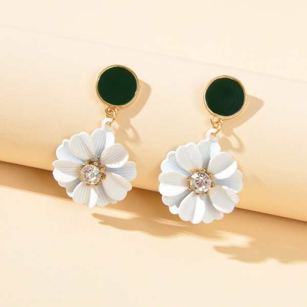 

Flower Decor Drop Earrings, White