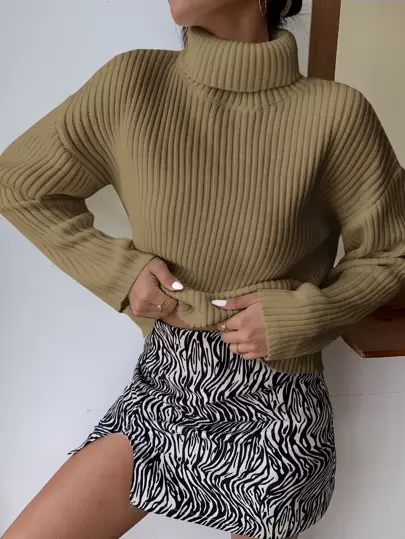 Свитер с высоким воротником