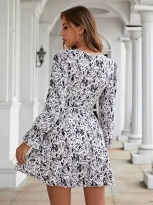 Allover Print Flounce Sleeve Belted Dress - Black and White - View 2