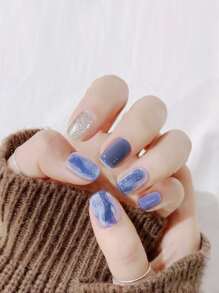 用24入組短方形污跡藍色假指甲和1入組指甲銼和1張膠帶為女士和女孩升級您造型 - 霧霾藍 - 查看 1