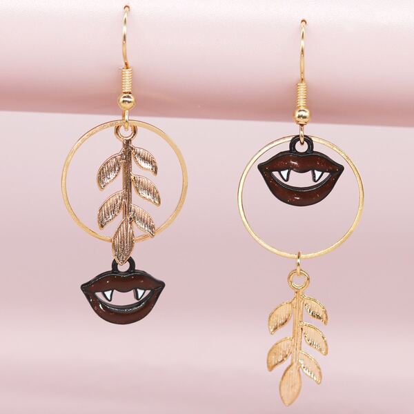 

Leaf Design Mismatched Earrings, Multicolor