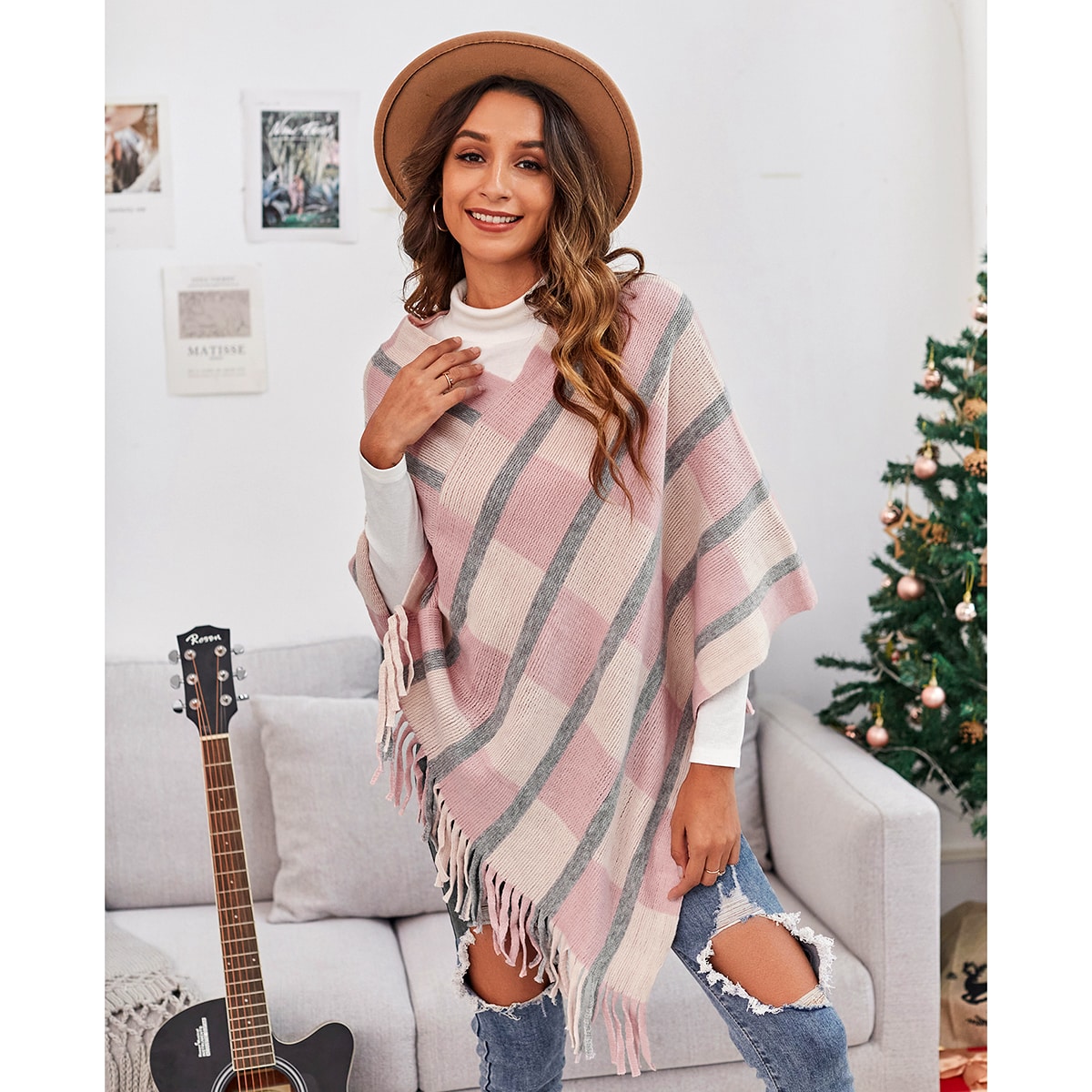 Пончо с бахромой в клетку