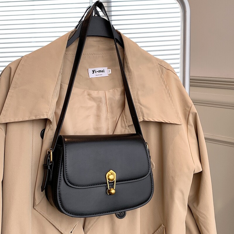 

Minimalist Shoulder Bag, Black