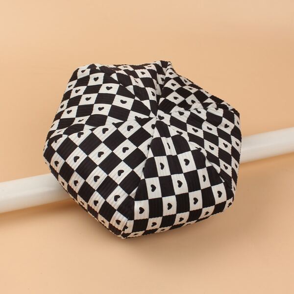 

Heart Print Plaid Beret, Black and white
