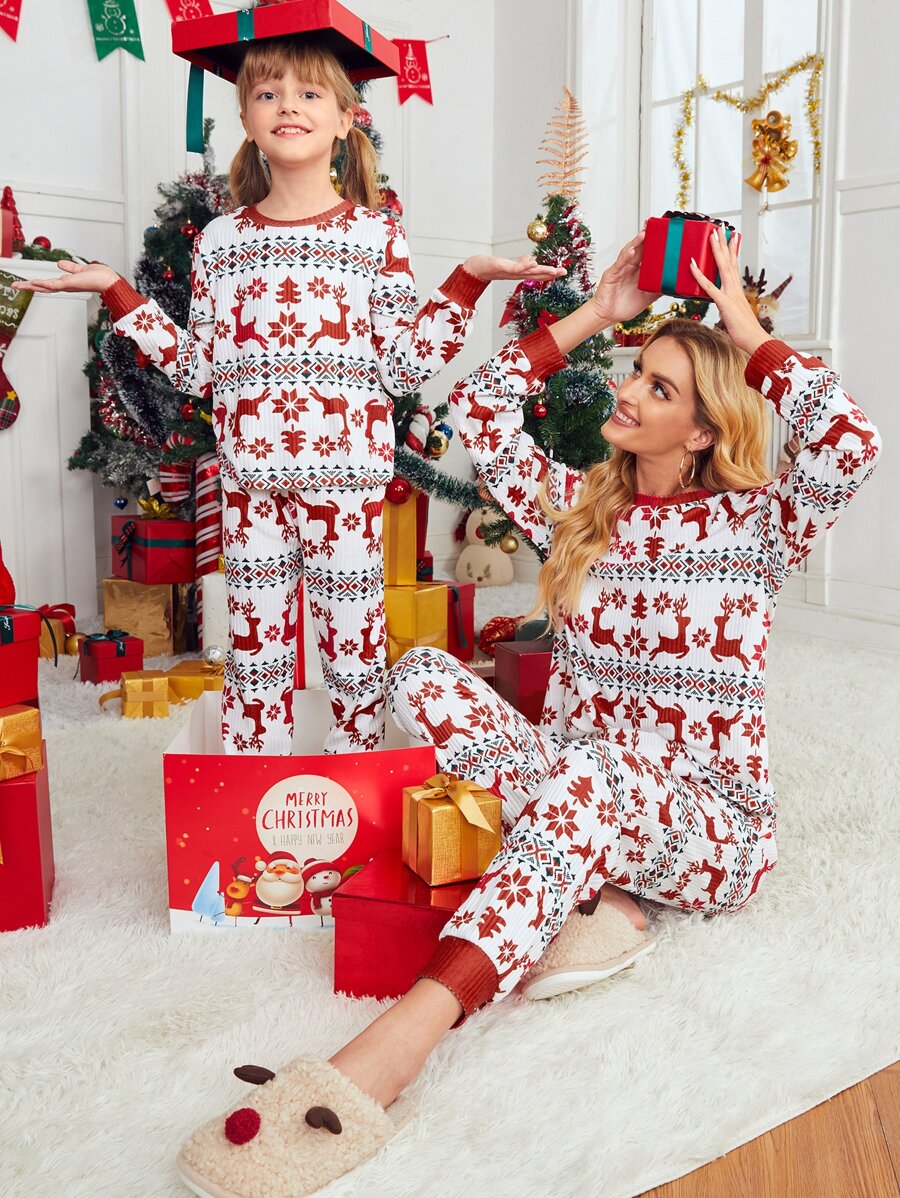 SHEIN Girls Christmas Print Flannel 1 Pullover & 1 Pants