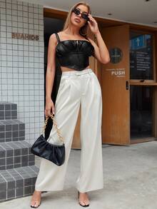 SHEIN 打結細節不對稱下擺露背PU皮革背心上衣 - 黑色 - 查看 3