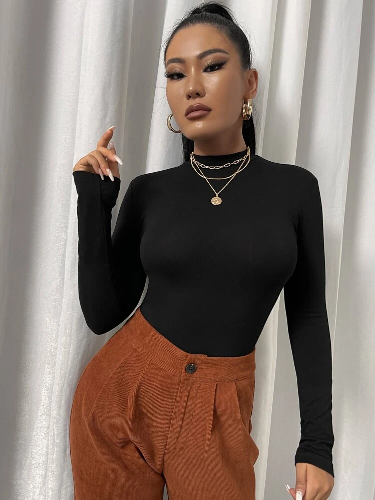 SHEIN Essnce 素色小高領修身T恤 - 黑色 - 查看 1